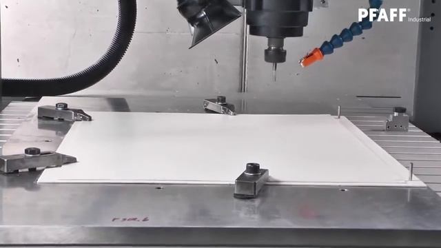 CNC Fräsmaschine zur Schablonenfertigung PFAFF 3590vario HD смотреть онлайн