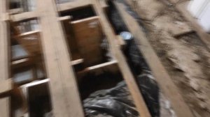 Смотровая яма из бетона с боковым входом и местом под компрессор. Ремонт гаража своими руками.