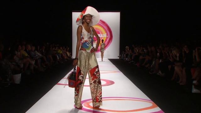 Desigual -New York Fashion Week - Spring Summer '14 смотреть онлайн