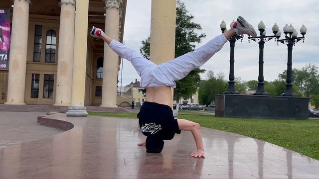ВРАЩЕНИЕ НА ГОЛОВЕ!!!HEAD SPIN TUTORIAL.БРЕЙК-ДАНС смотреть онлайн
