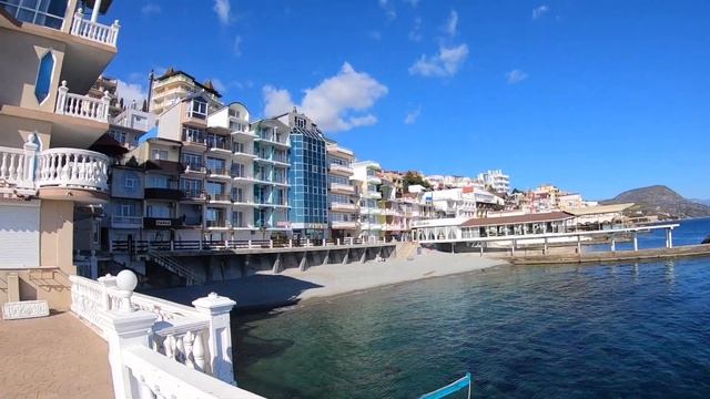 Самая разноцветная набережная в Крыму/Как выглядит набережная Утёса в октябре/Закрываем сезон 2021 смотреть онлайн