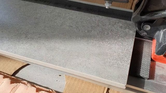 Самый дешёвый плиткорез MTX 1200 + недешёвый ролик, и можно работать. смотреть онлайн
