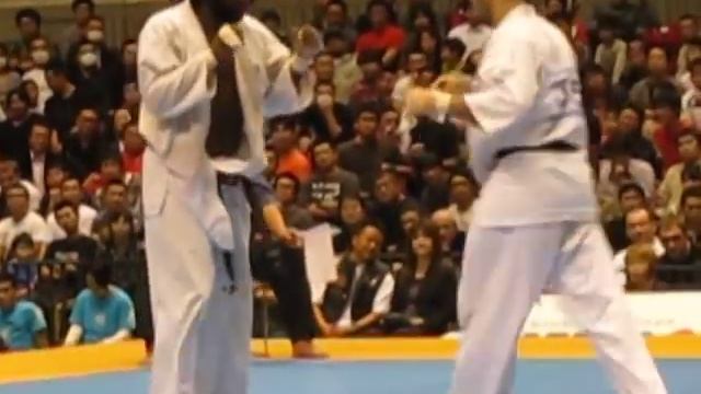 Ewerton Teixeira VS Ilya Karpenko / The 10th World Open Karate Tournament смотреть онлайн