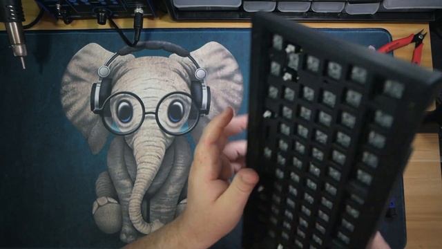 An Amazing $150 Keyboard - Keychron V1 Build and Stack Mount Mod смотреть онлайн