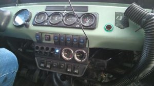 Юбилейный УАЗ 469 Хантер на пневмоподвеске