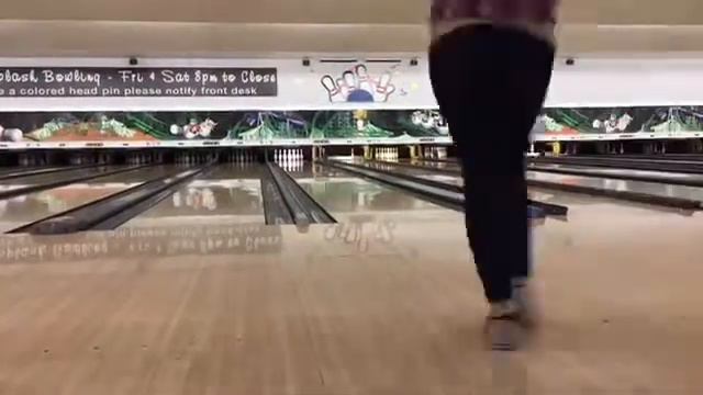 Triple Play: Laser Tag, Bowling, and card games смотреть онлайн