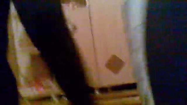 прикол систра бёт брата за то что он её испугал смотреть онлайн