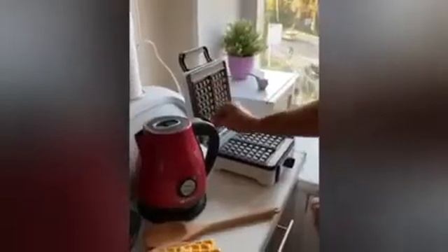 KitFort - 1646 (Электровафельница) смотреть онлайн