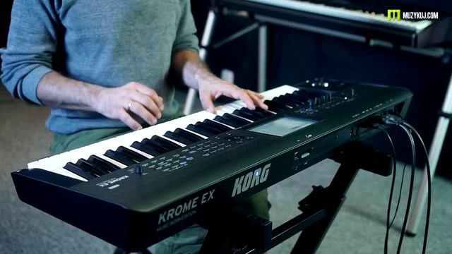 KORG KROME EX COMBI SOUNDS смотреть онлайн