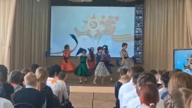 Уля, Кира и другие школьницы к Дню Победы 2023 смотреть онлайн