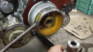 Чешский минитрактор TZ-4k-14 (ТЗ-4к-14), снятие/установка передних шкивов.