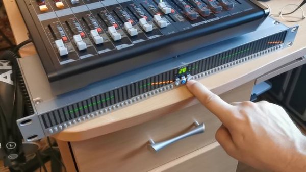 Alesis DEQ230, проверка на работоспособность.