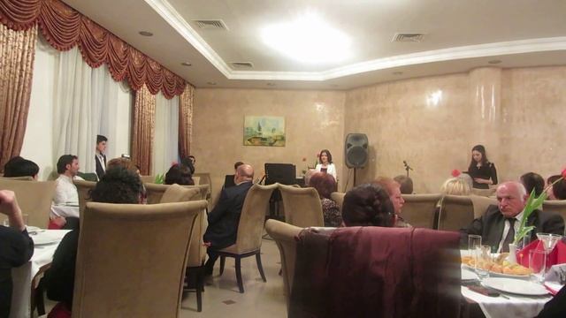 М. Таривердиев - Хочу у зеркала, где муть и сон туманящий...