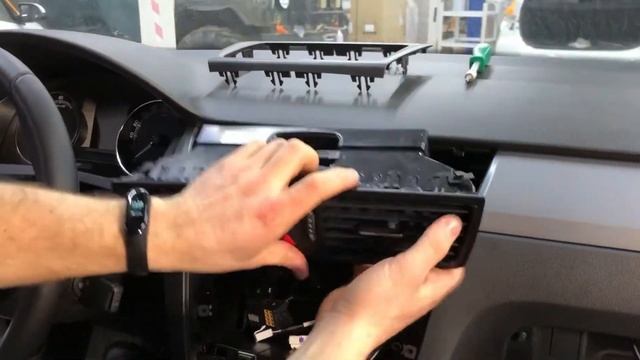 SKODA RAPID - Яндекс Авто установка смотреть онлайн