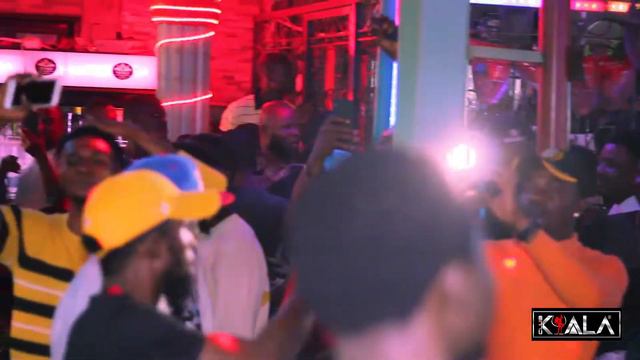 ORITSE FEMI LIVE AT KUALA LOUNGE & BAR смотреть онлайн