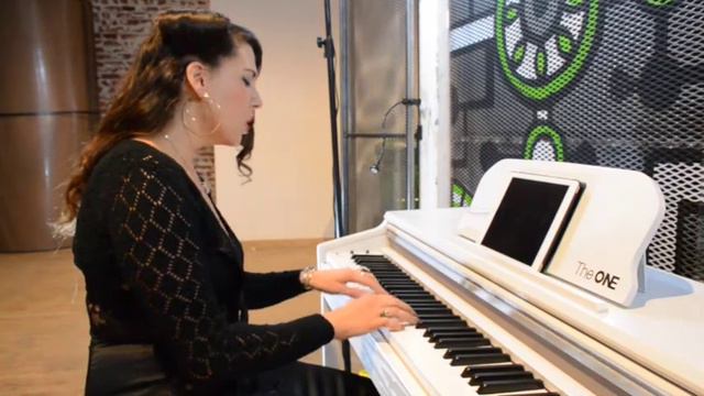 The ONE智能鋼琴/Interview-Smart-Sessions-Pamela-Parker【兜琴盒】 смотреть онлайн