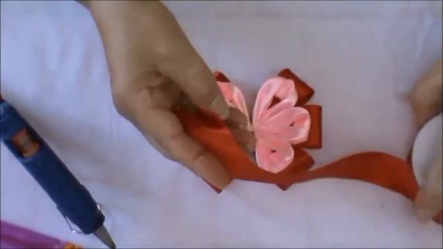 DIY/Как сделать нарядный бантик на повязочке для наших принцесс с оригинальной серединкой смотреть онлайн