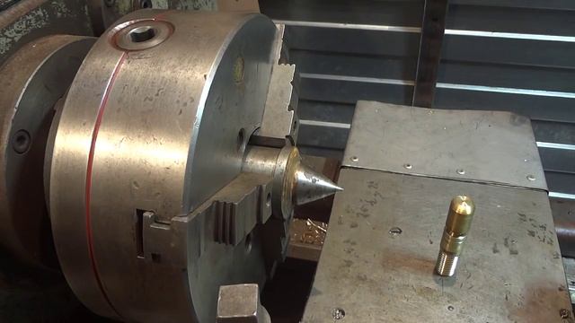 Сварочный держак на токарном станке из латуни и текстолита смотреть онлайн