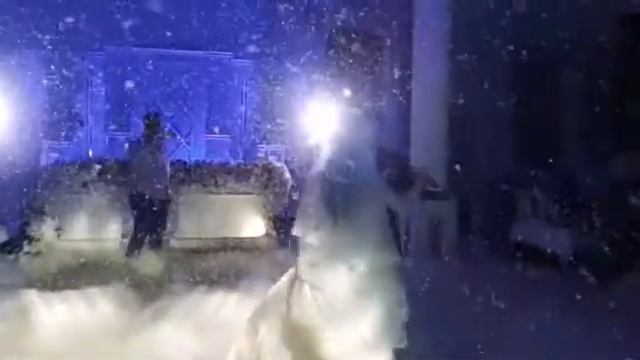Низкий, тяжелый дым на свадьбы смотреть онлайн