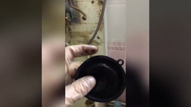 Порванная мембрана одна из причин прохладной воды на выходе из колонки. смотреть онлайн