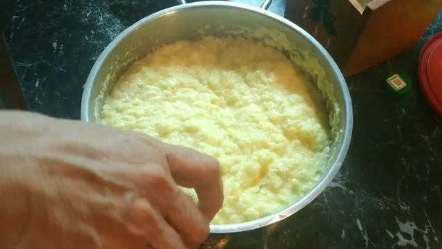 Драники в горшочке с колбасками смотреть онлайн