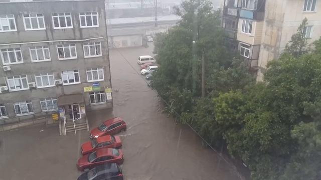 Симферополь утопает. 10.06.2017 смотреть онлайн