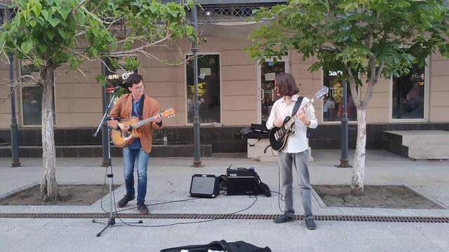 ... а спаситель ходил по воде... но не по волжской. Музыка улиц. Саратов. 20 июня 2021 г. смотреть онлайн