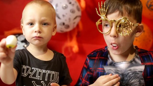 Распаковка сладостей на Хэллоуин и тайная коробка с Сиреноголовыми. смотреть онлайн