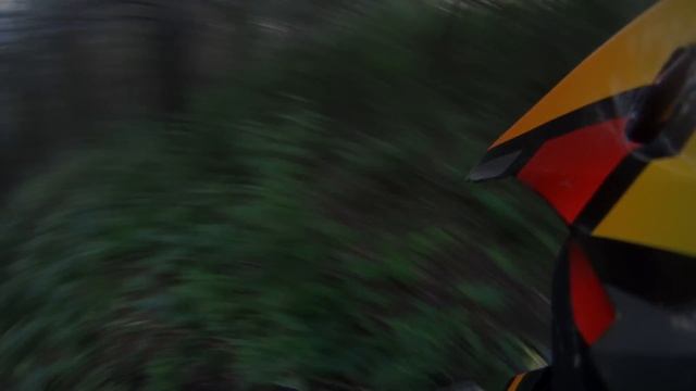 Yamaha raptor 660R vs Yamaha banshee 350 / Тестовый прохват по лесу смотреть онлайн