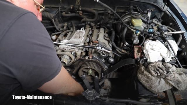 Toyota engine 5VZ-FE Camshaft Timing Pulley removal смотреть онлайн