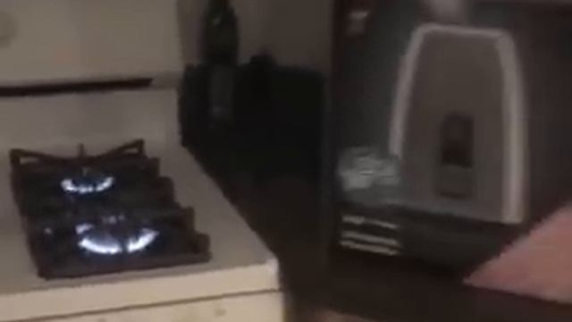 orange flame on gas stove.wmv смотреть онлайн