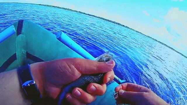 Рыбалка. Разлив озера в поле смотреть онлайн