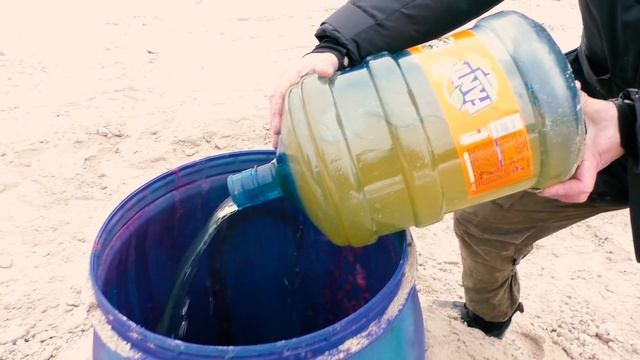 EXPERIMENT : Big Yellow Worm Eruption Volcano Toothpaste From Coca-cola,Fanta , Mirinda and MENTOS смотреть онлайн
