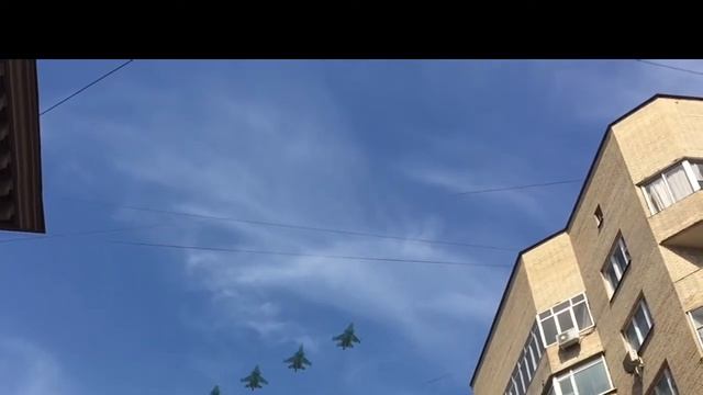 Авиа-парад в Москве. (Любительская съёмка)9-05-15 смотреть онлайн