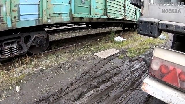 Впервые за рулем фуры-Роман. Будем стажировать))) смотреть онлайн