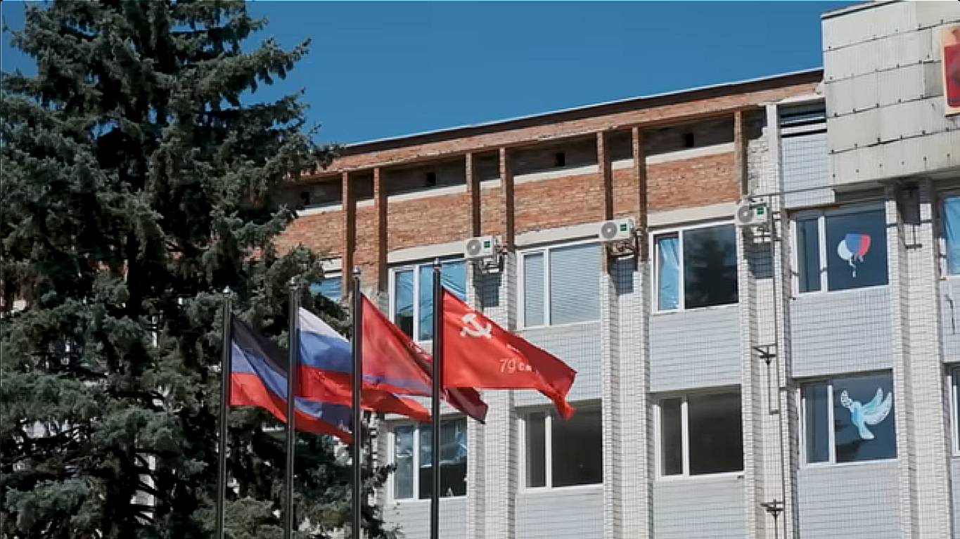 Волноваха Город в 20 км от Фронта смотреть онлайн