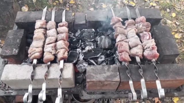 Шашлык. Октоберфесту быть. Сосиски. Грибочки. Мммм смотреть онлайн