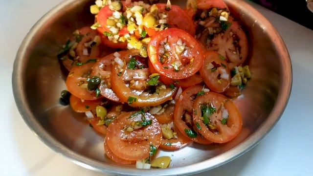 Спагетти с соусом из свежих помидоров. Очень Крудо! смотреть онлайн