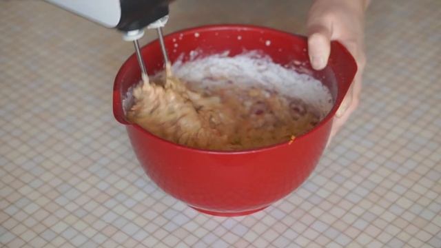 МОРКОВНО-ОРЕХОВЫЙ БИСКВИТ С ПРЯНОСТЯМИ смотреть онлайн