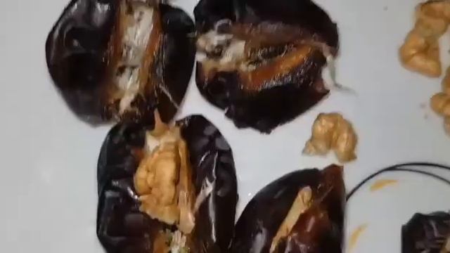 Финики с орехами в шоколаде смотреть онлайн