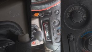 Замена штатной автомагнитолы в Рено Сценик 2 на современную с управлением штатным джойстиком.