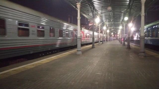 Отправление ЧС7-261 с поездом №63 Москва - Псков с Белорусского вокзала. смотреть онлайн