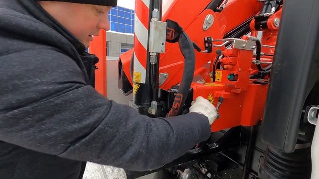 Бортовик Исузу NQR 12T с ленивцем и кму Fassi 85. Новинка от Трак-Прайс смотреть онлайн