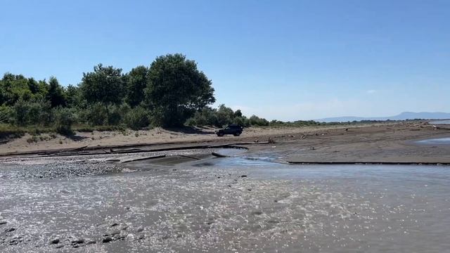 ПОЕЗДКА В САМУРСКИЙ ЛЕС НА НИВЕ ТРЕВЕЛ. ДЕРЕВО ПЛАТАН. ДИКИЙ ПЛЯЖ. НОЧУЕМ В ПАЛАТКЕ В ДАГЕСТАНЕ. смотреть онлайн