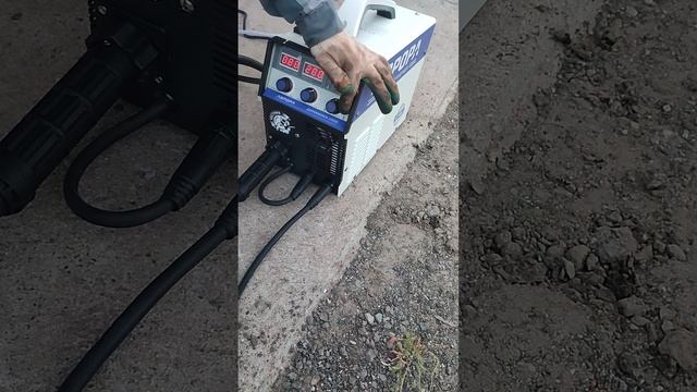 Полуавтомат Динамика 2000( Аврора) часть 2 ,сварка. смотреть онлайн