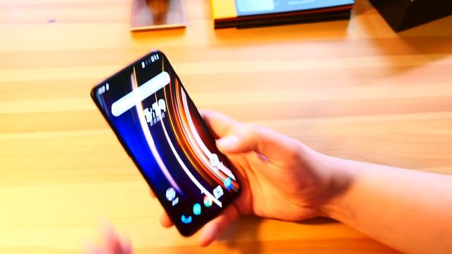 Распаковка и обзор OnePlus 6T (McLaren Edition)