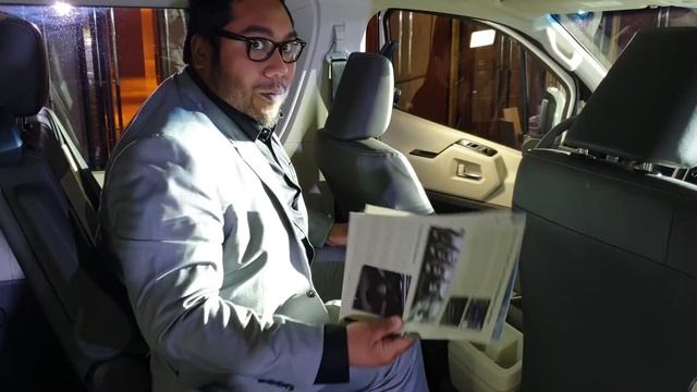 Car Launch: 2019 Toyota Hiace смотреть онлайн