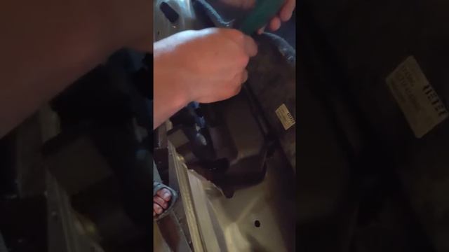 Как снять замок багажника привод замка ford mondeo 3 смотреть онлайн