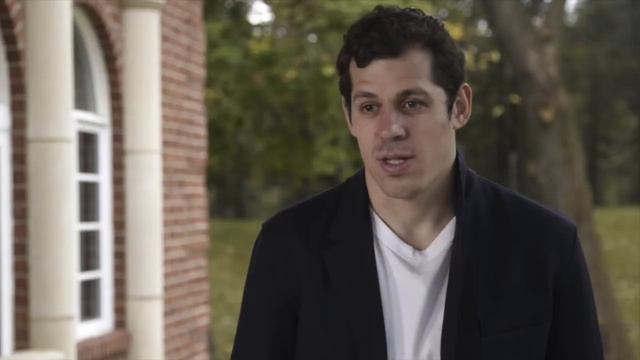 "Раньше все боялись СССР. Теперь мы дали слабину. А нужно защищать своих!" (интервью Малкина) смотреть онлайн