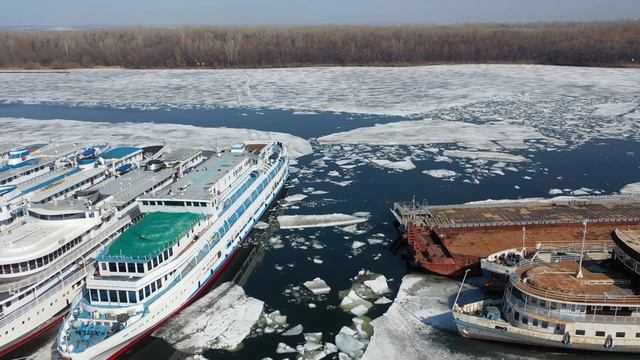 Где спят зимой речные теплоходы.mp4 смотреть онлайн